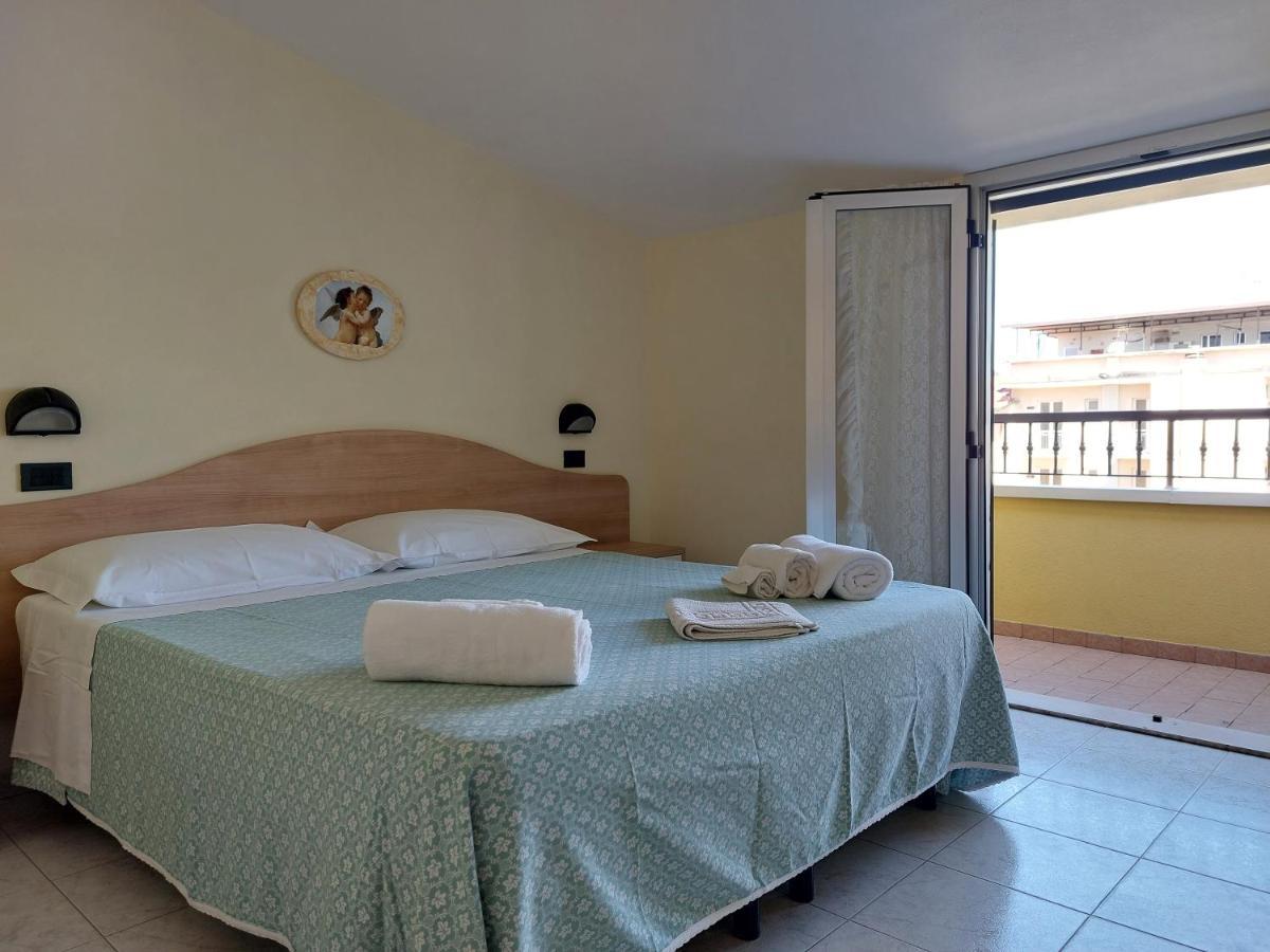 Hotel Villa Aurora Bellaria-Igea Marina Exterior photo
